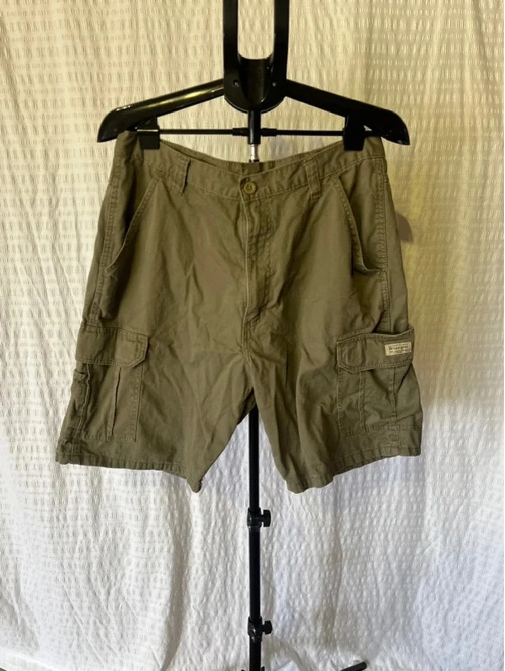 Men’s Sz 34 Wrangler Cargo Shorts